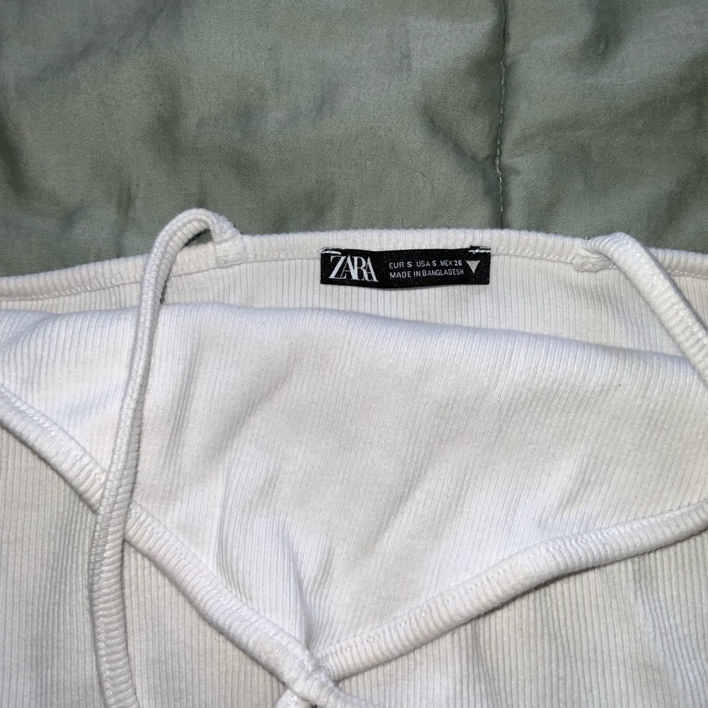 Halter Ribbed Crop Tank - Picture 2 of 3